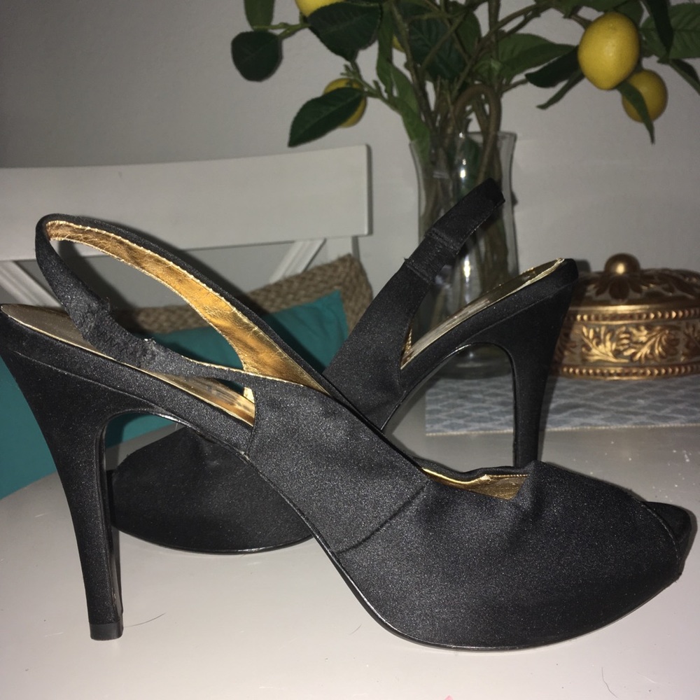 Moda Heels - Picture 4 of 6